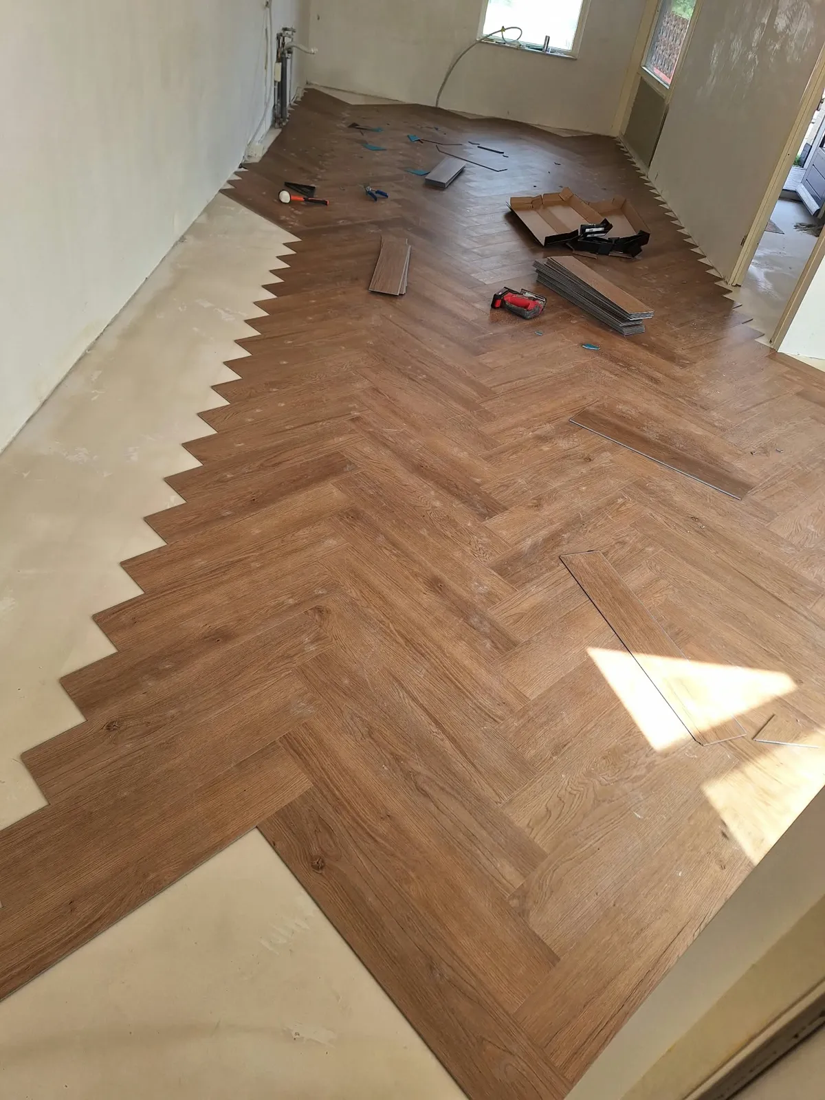 QA Renovatie: PVC visgraat donker tijdens