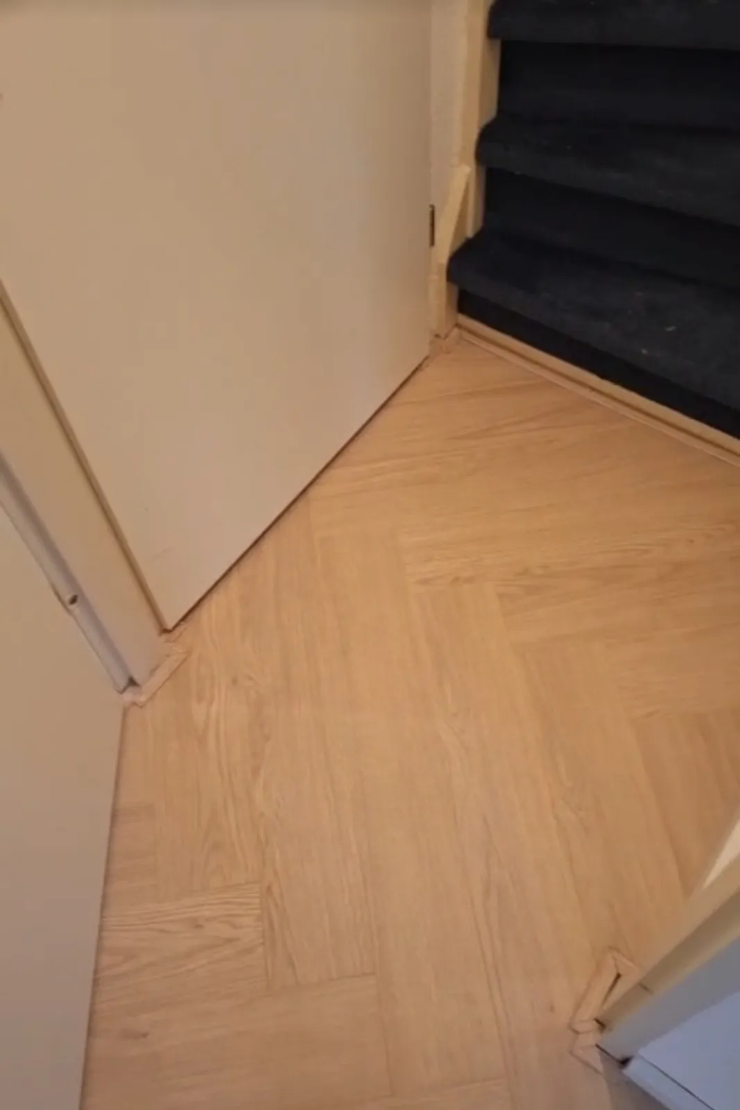 QA Renovatie: PVC visgraat hal