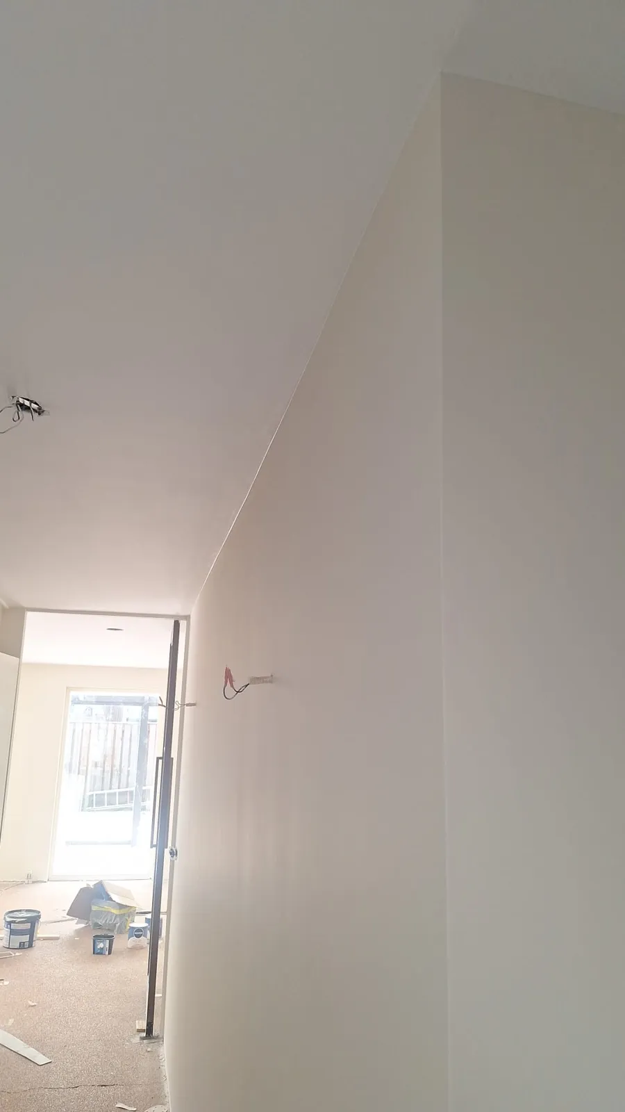 QA Renovatie: stucwerk wand gang