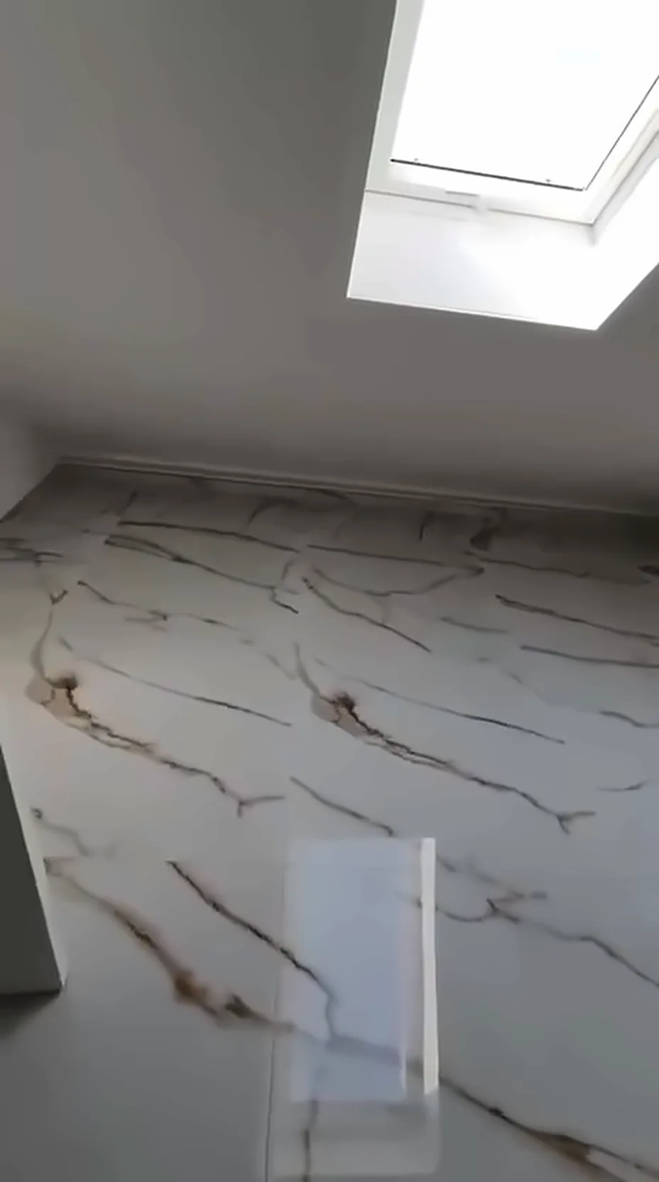 QA Renovatie: tegelvloer marmerlook